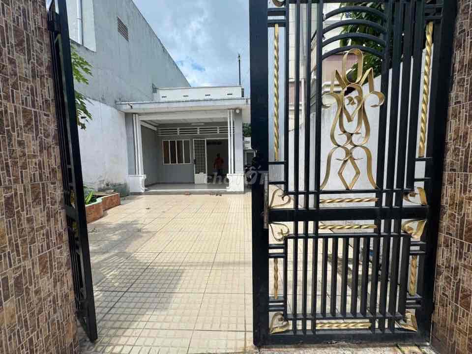 Cho thuê nhà phường Tân Hiệp giá 5000000rưỡi