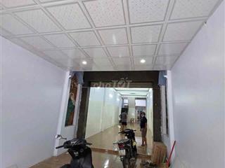 Cho thuê nhà mặt tiền chợ giá 15.000.000 phường long Bình