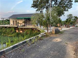 đất vườn. ao suối