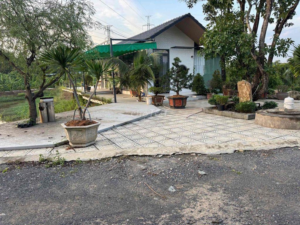 đất vườn. ao suối