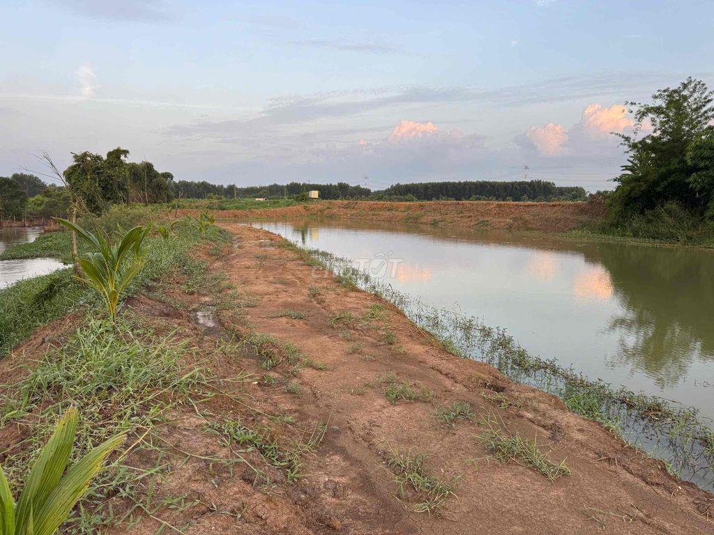 đất vườn. ao suối