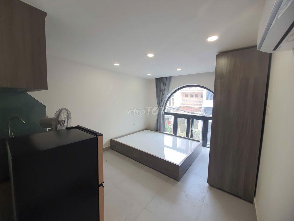 Chính Chủ cho Thuê căn hộ mới cửa sổ lớn kế chợ Bà Chiểu