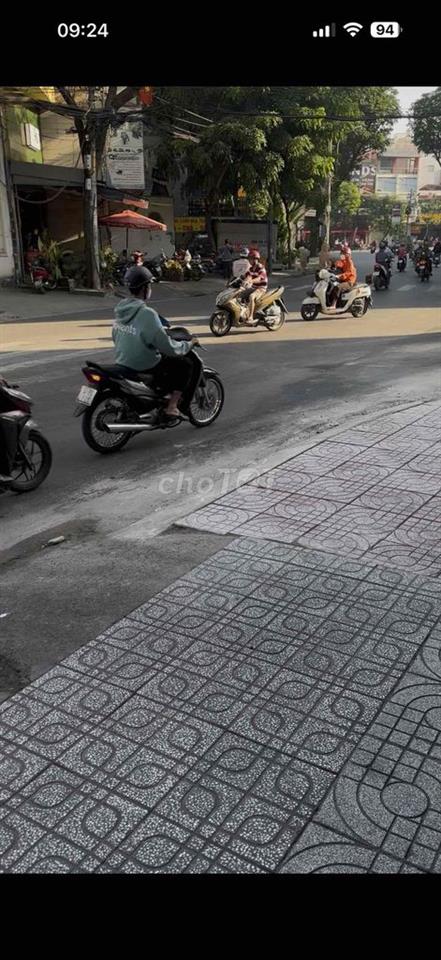 Thuê vỉa hè bán cafe mang đi