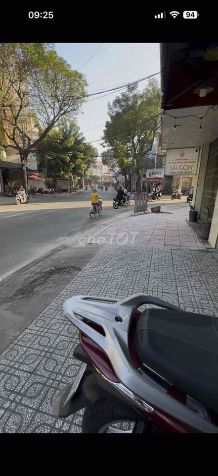 Thuê vỉa hè bán cafe mang đi