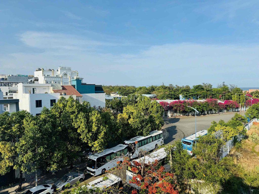 Biệt Thự Cách Biển 500m giá Ngộp
