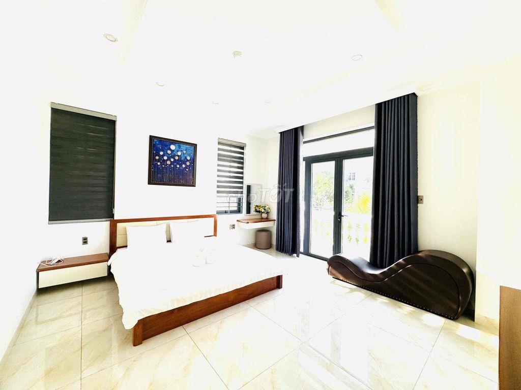 Biệt Thự Cách Biển 500m giá Ngộp