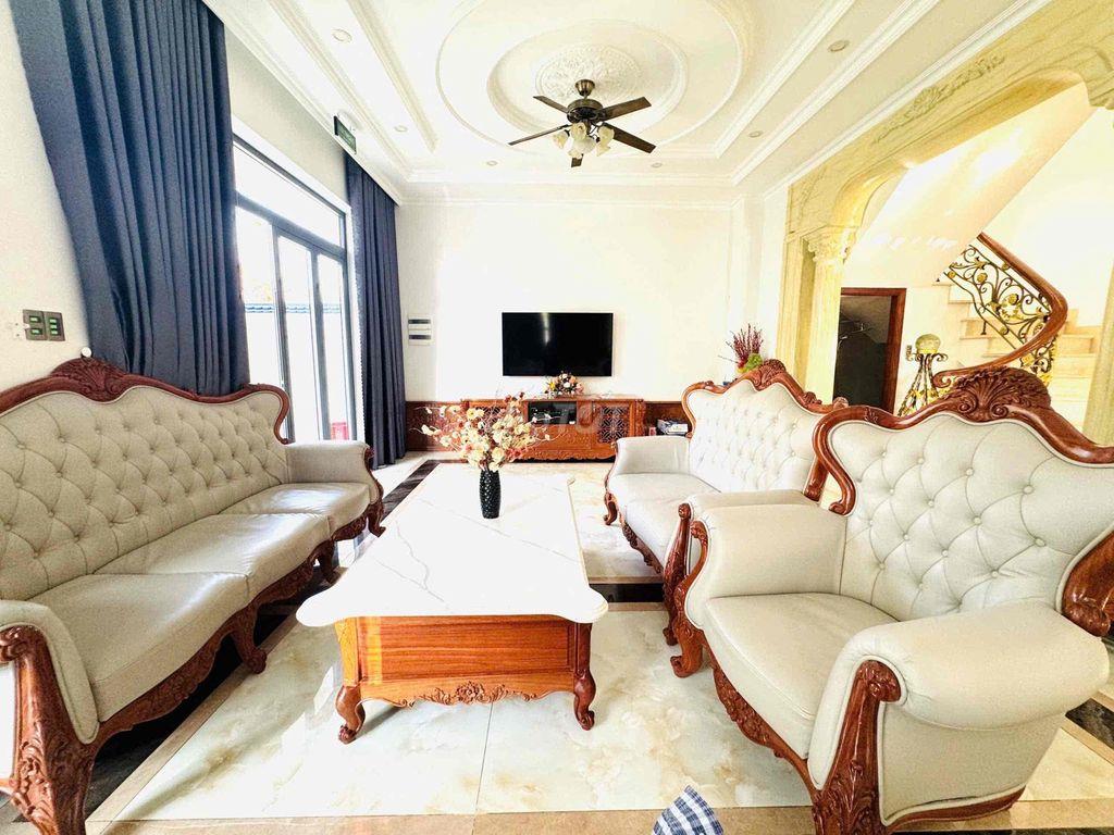 Biệt Thự Cách Biển 500m giá Ngộp