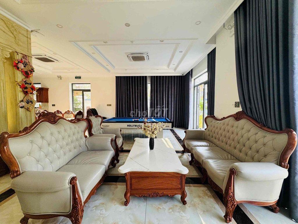 Biệt Thự Cách Biển 500m giá Ngộp