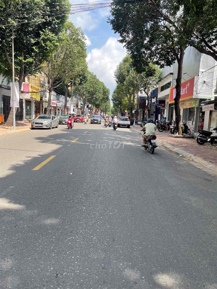 Nhà Mặt Tiền Trung Tâm Gần Biển