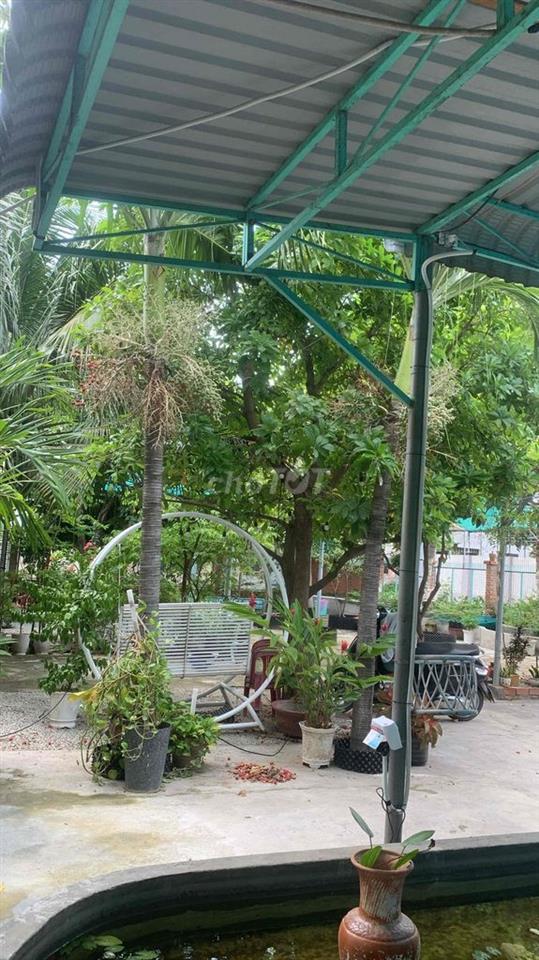 Homstay sân vườn có nhà trọ phòng trọ. Phòng ở có nội thất