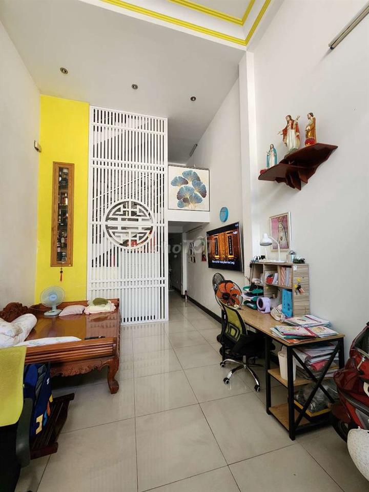 Bán nhà 2 mặt hẻm. Khu an ninh yên tĩnh