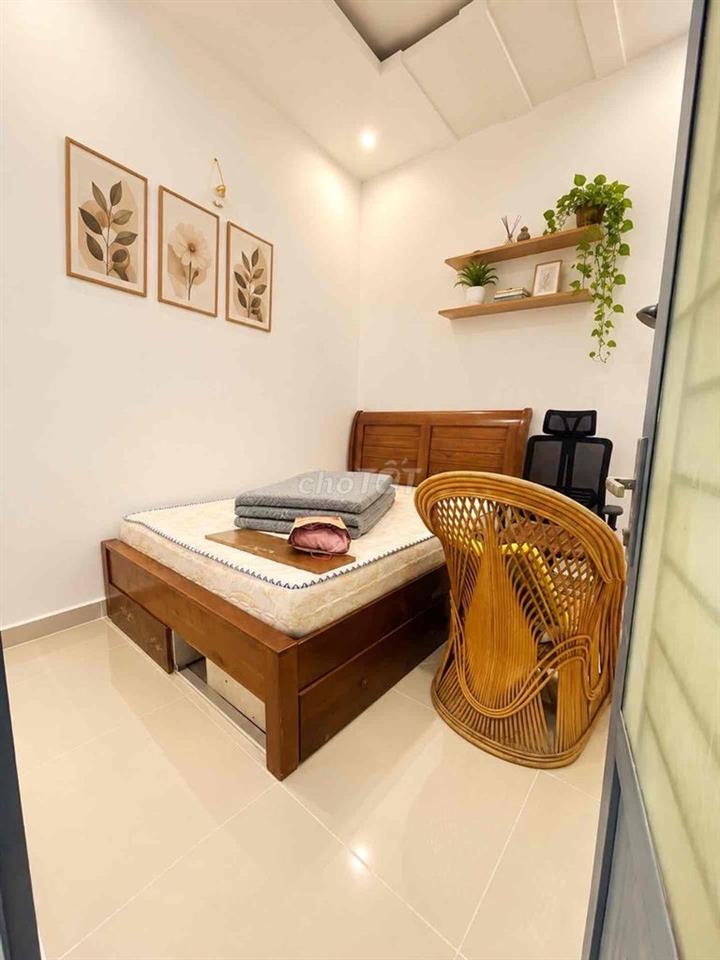 NHÀ GẦN VINCOM LÊ VĂN VIỆT QUẬN 9 - DT 78M2 - NỘI THẤT ĐẦY ĐỦ - HẺM Ô