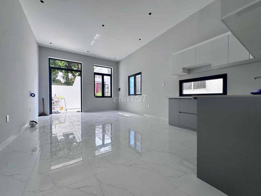 NHÀ NGAY LÊ VĂN VIỆT - 81M2 NGANG 5.6M - FULL THỔ CƯ - CÁCH VINCOM 5 P