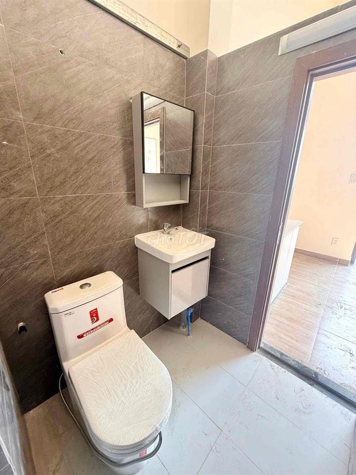 NHÀ MỚI đang hoàn thiện Ở HÀNG TRE GIÁP LÊ VĂN VIỆT Q9 GẦN VIHOME Q9