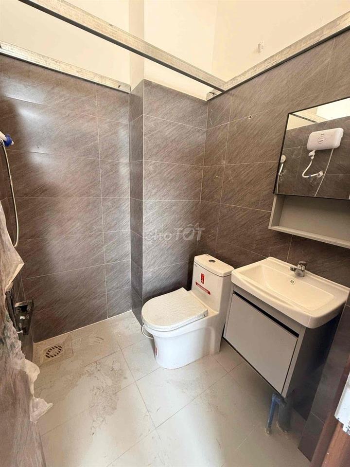 NHÀ MỚI đang hoàn thiện Ở HÀNG TRE GIÁP LÊ VĂN VIỆT Q9 GẦN VIHOME Q9