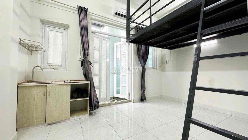 NHÀ MỚI Q1 BAN CÔNG GIÁ RẺ ở đc 3-4ng FULL NỘI THẤT TẠI TRƯƠNG HÁN SIU