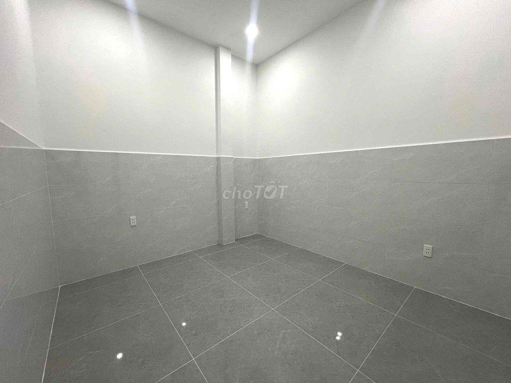 2pn 1pk ban công, tách bếp, tại TTN Q12 giá rẻ ở đc 4ng