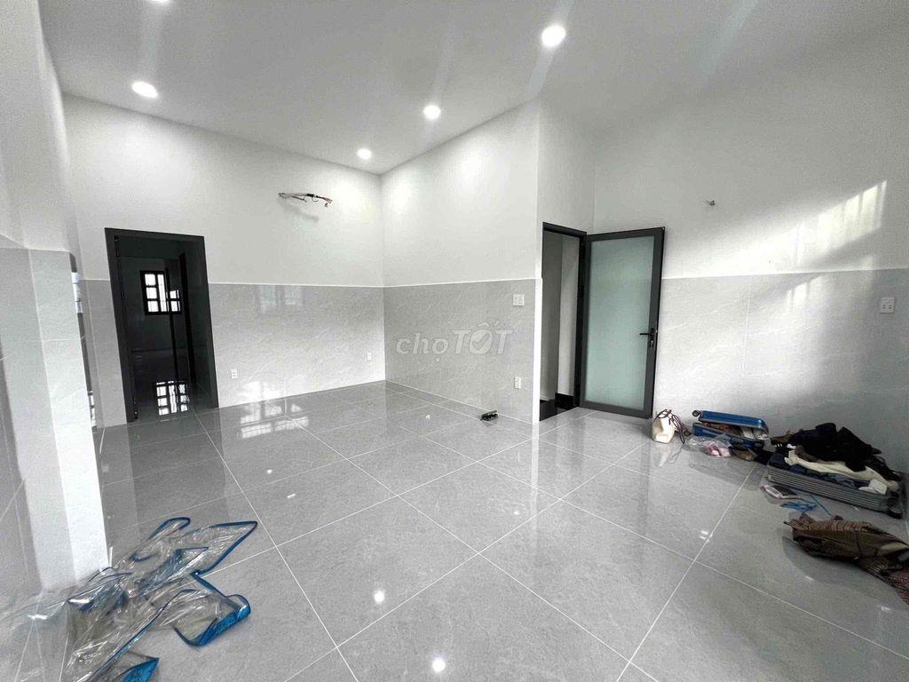 2pn 1pk ban công, tách bếp, tại TTN Q12 giá rẻ ở đc 4ng