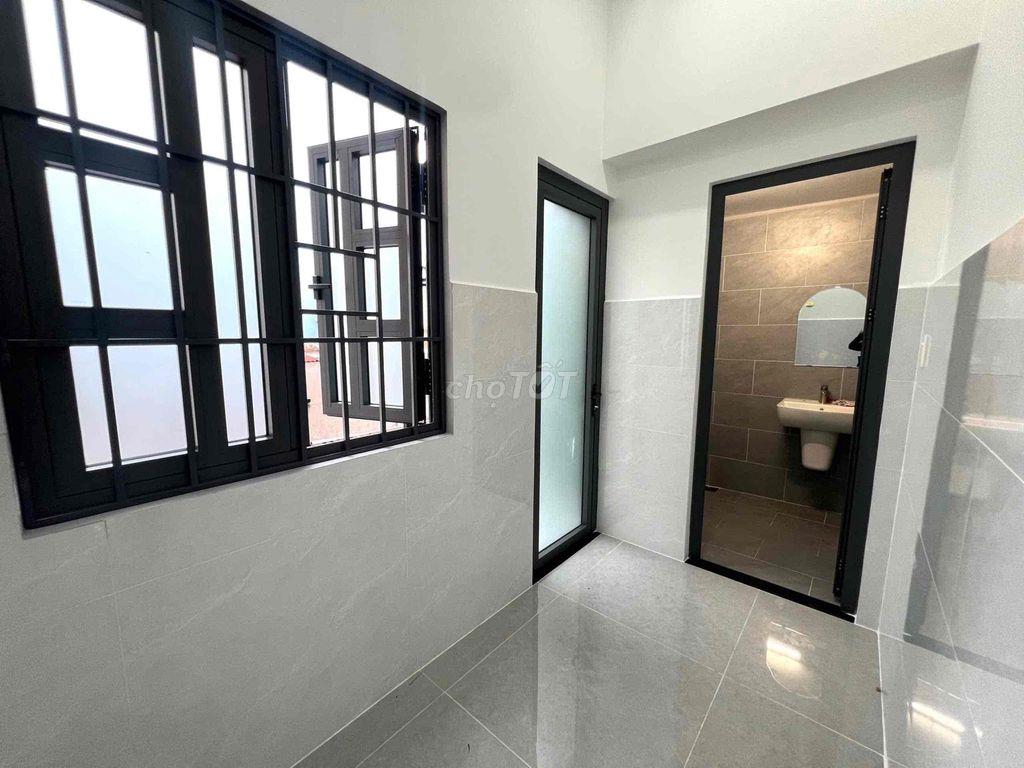 2pn 1pk ban công, tách bếp, tại TTN Q12 giá rẻ ở đc 4ng