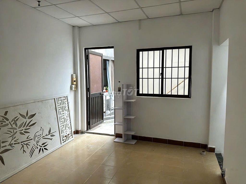 CHO THUÊ NHÀ HẺM CÔ BẮC, P.CẦU ÔNG LÃNH (Q.1 CŨ) GIÁ 10 TRIỆU.