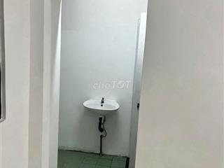CHO THUÊ NHÀ HẺM CÔ BẮC, P.CẦU ÔNG LÃNH (Q.1 CŨ) GIÁ 10 TRIỆU.