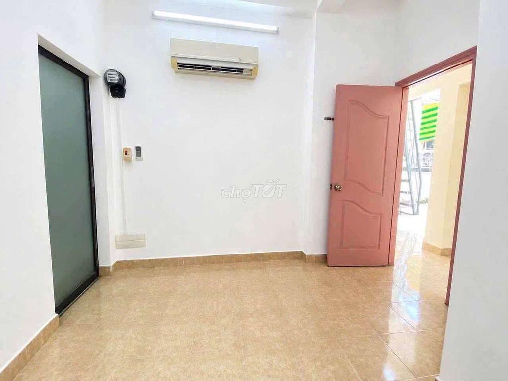 14TR – NHÀ 4PN, 5 TẦNG CÓ SÂN THƯỢNG, GIÁ MỀM TẠI PHÚ NHUẬN!