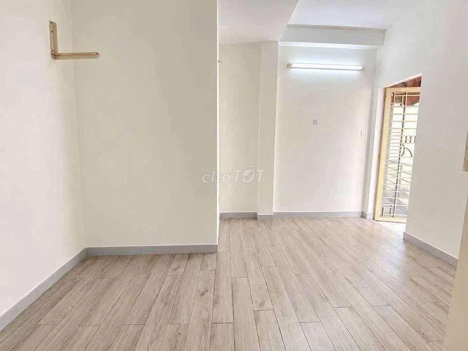 14TR – NHÀ 4PN, 5 TẦNG CÓ SÂN THƯỢNG, GIÁ MỀM TẠI PHÚ NHUẬN!