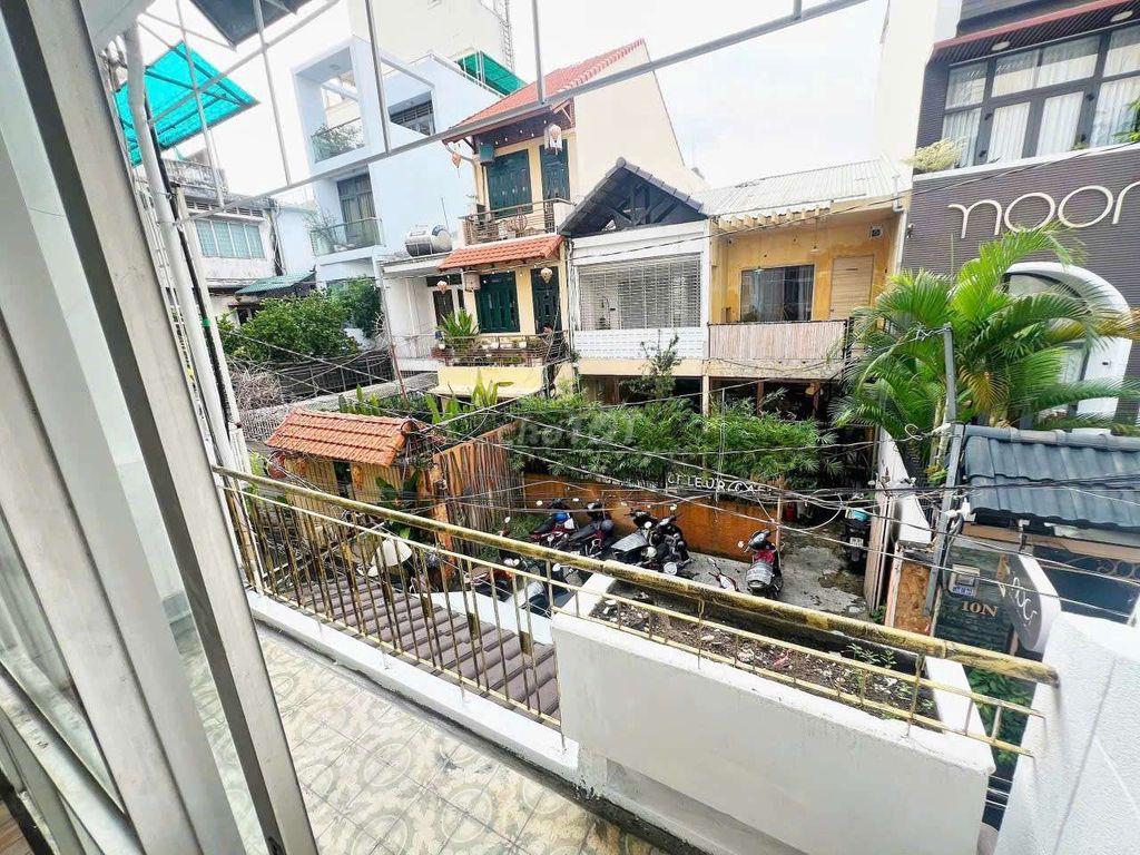 Nhà Hẻm 4.5m - 4pn- Rộng 4x18 Kinh doanh Ở Trần Hữu Trang