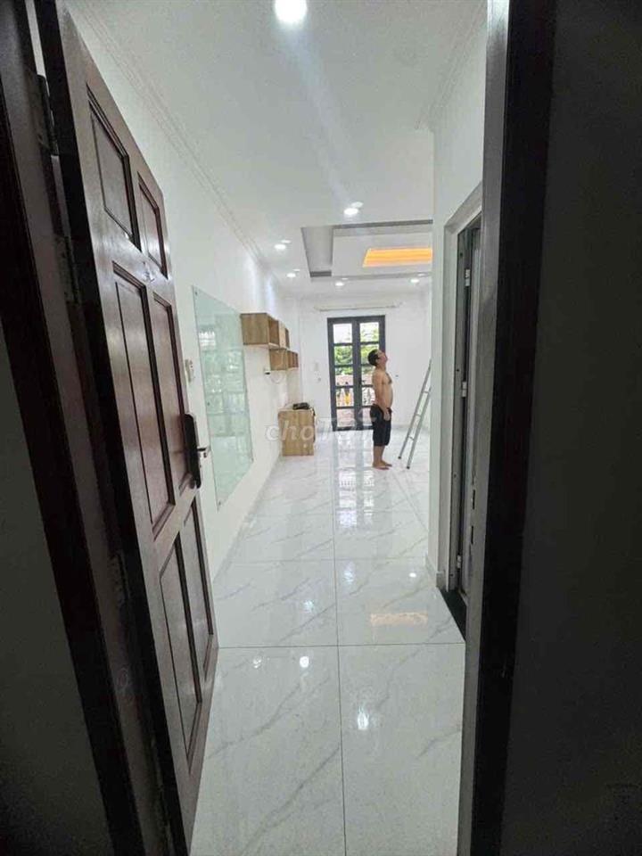 Cho Thuê Văn Phòng ( lầu 1 )