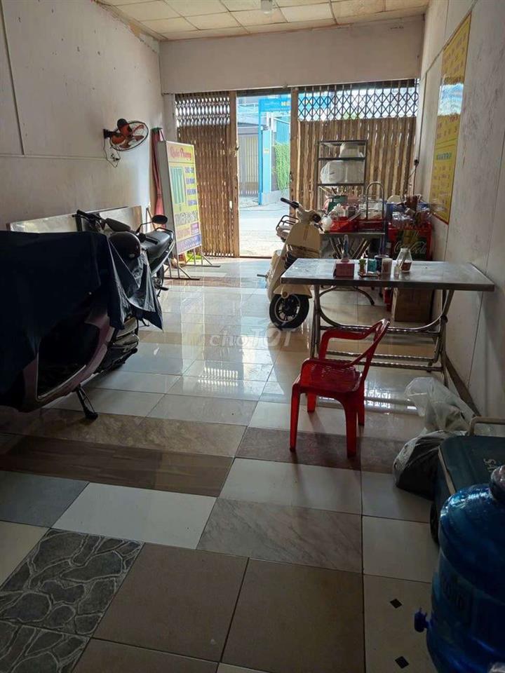 sang mặt bằng 