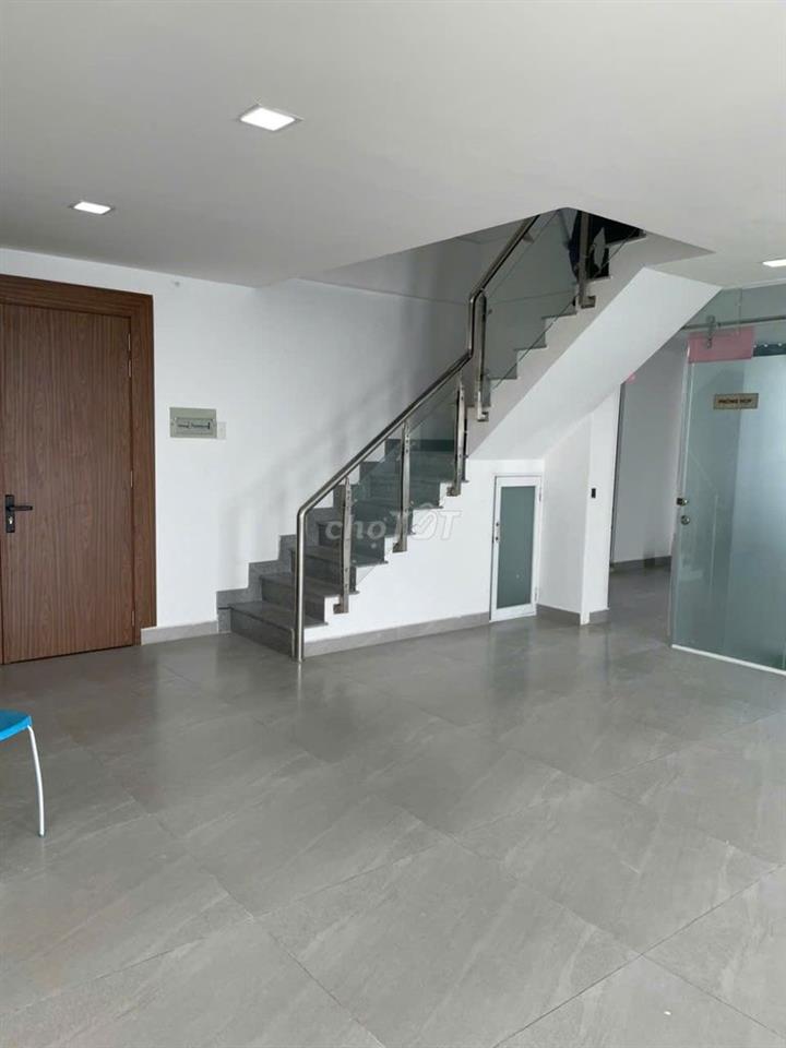 Cho thuê CC 590 Cách Mạng Tháng Tám 190m2, 4PN, 18tr/th - Q3, HCM