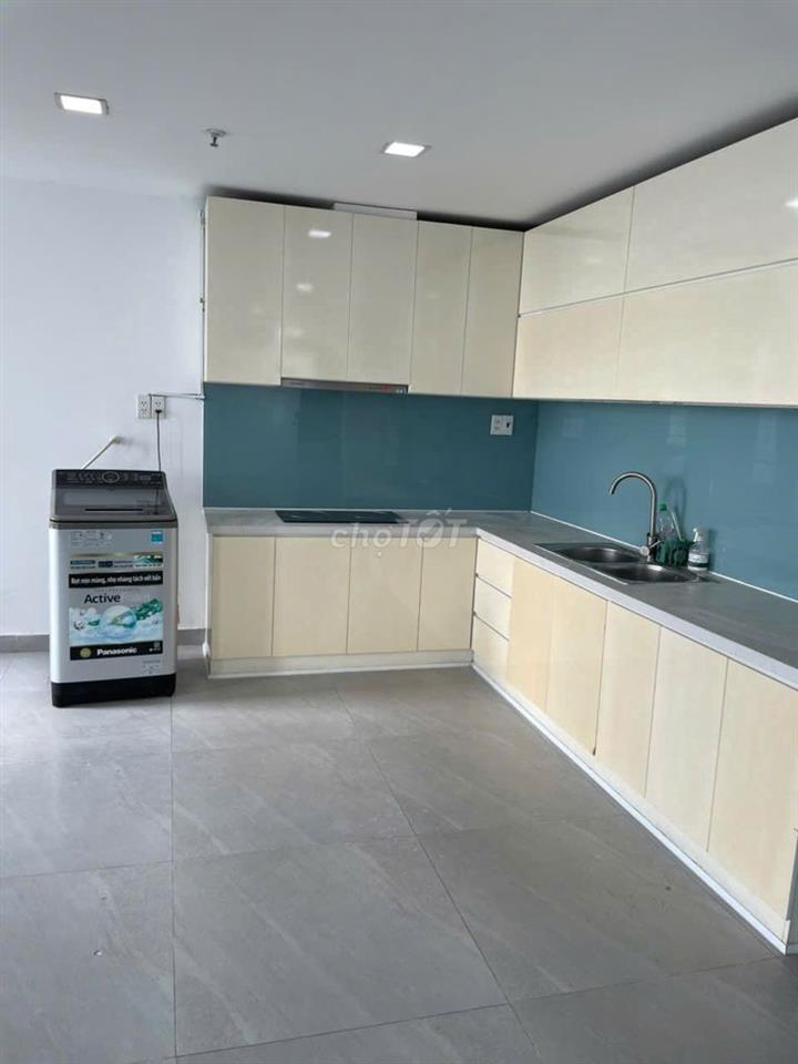 Cho thuê CC 590 Cách Mạng Tháng Tám 190m2, 4PN, 18tr/th - Q3, HCM