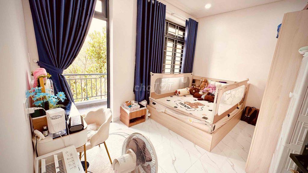 Chuyển công tác cần bán Nhà Quận 9 - Cách Q1 15km - Liền kề VinHome