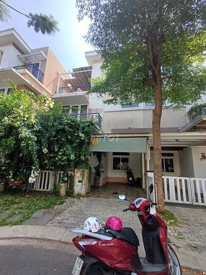 Bán Biệt Thự Phố lovera park KDC dân trí cao - đầy đủ tiện ích.
