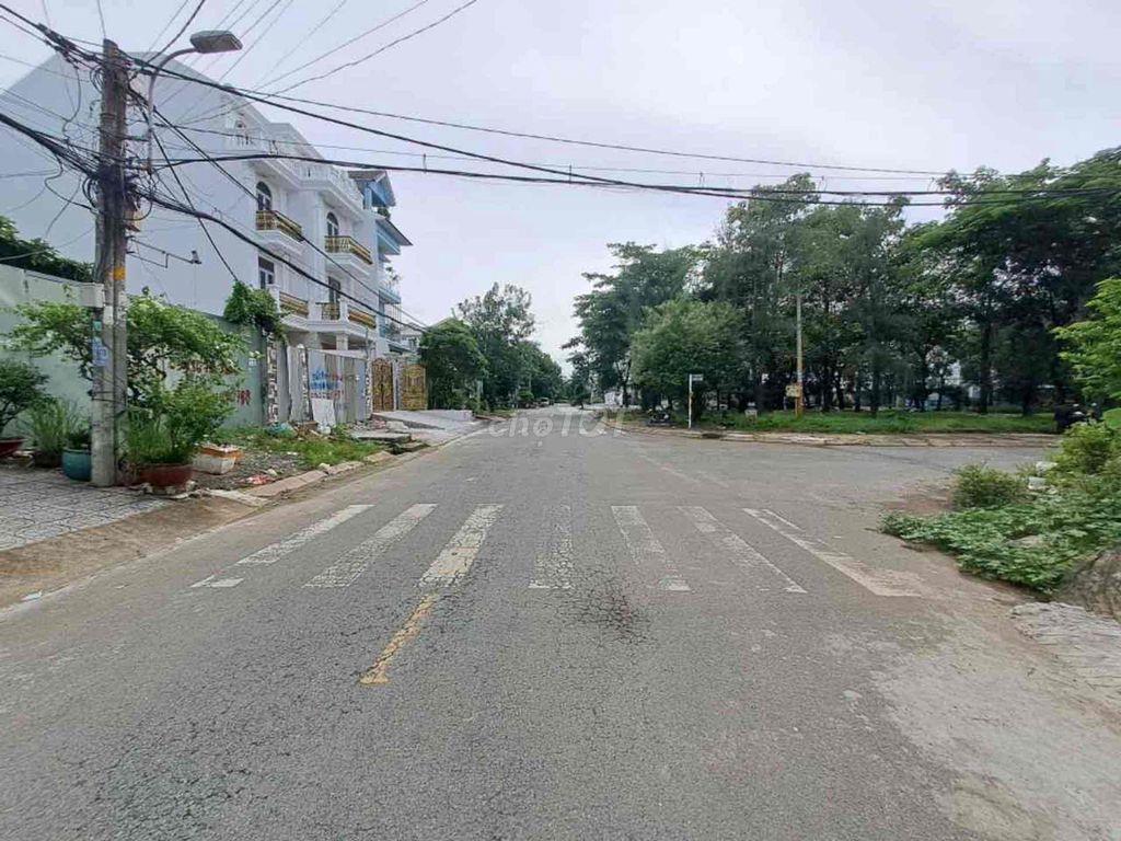 Bán Nhà Căn góc 2 mặt tiền - Khu vip KDC Phong Phú Ấp 5, Hiếm nhà bán