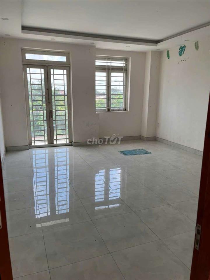 Bán nhà mặt tiền Hóc Môn