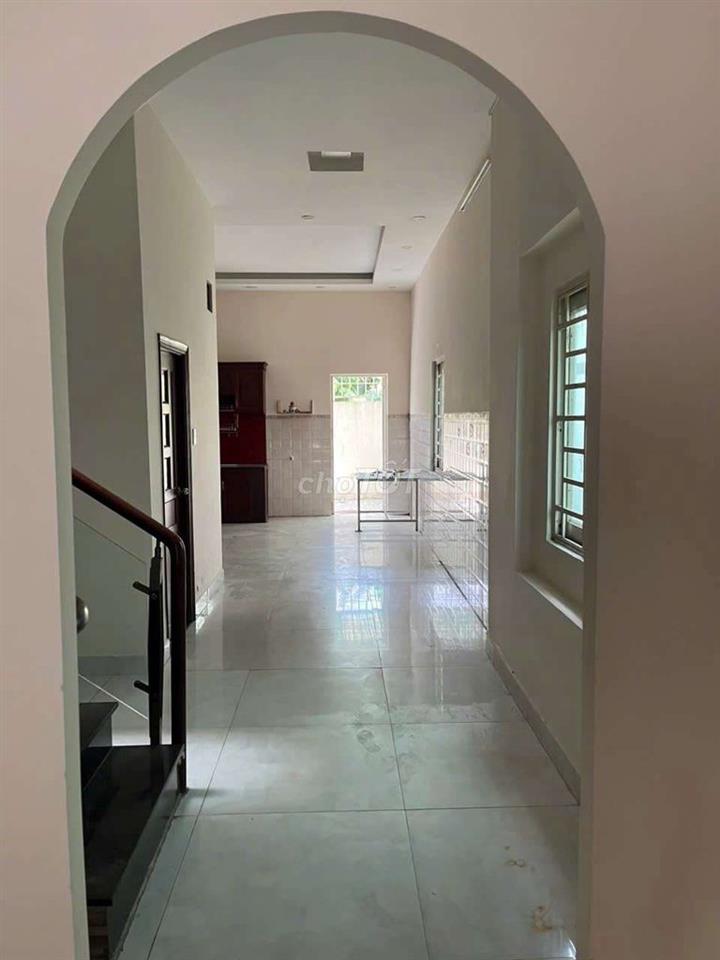 Bán nhà mặt tiền Hóc Môn