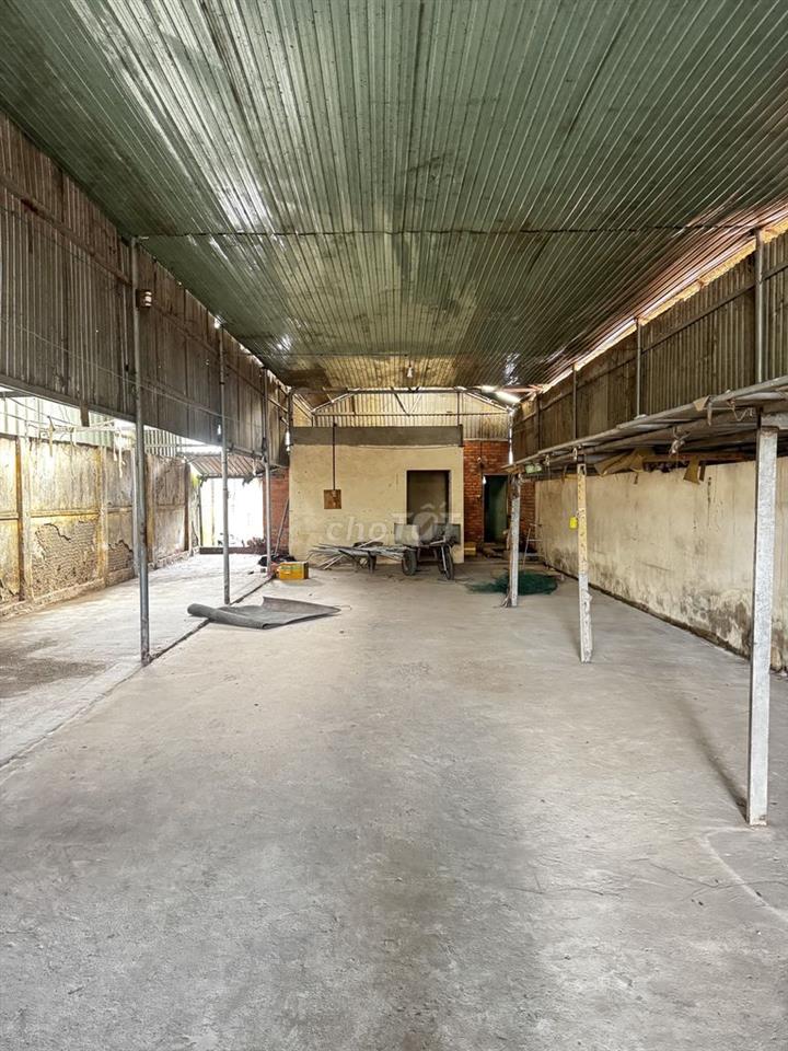 Cho thuê kho 8,5mx35m