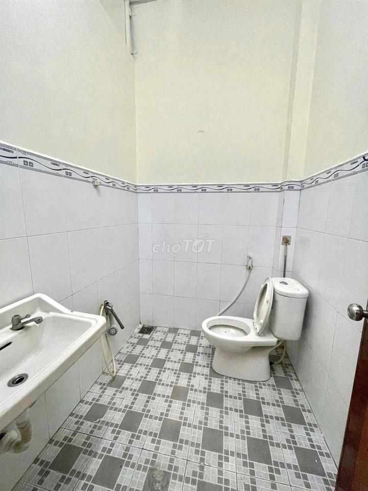 NHÀ MẶT TIỀN KDC 30 CÁCH NGUYỄN VĂN LINH 50m ĐỐI DIỆN SIÊU THỊ MEG