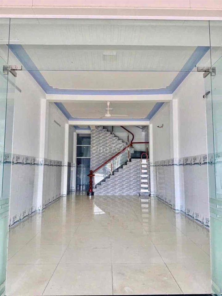 NHÀ 1 TRỆT 3 LẦU MẶT TIỀN ĐƯỜNG SONG HÀNH QL1A KHU VĂN HÓA TÂ