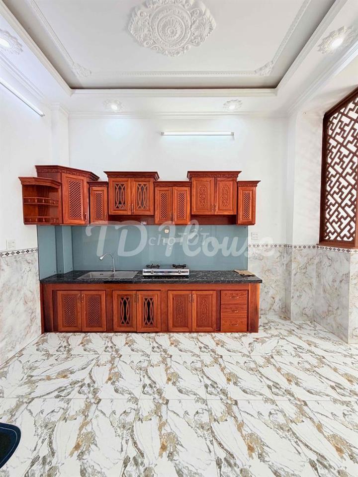 Nhà 1 Trệt 2 Lầu 4 Phòng Ngủ Full Nội Thất Gần ĐH Y Dược