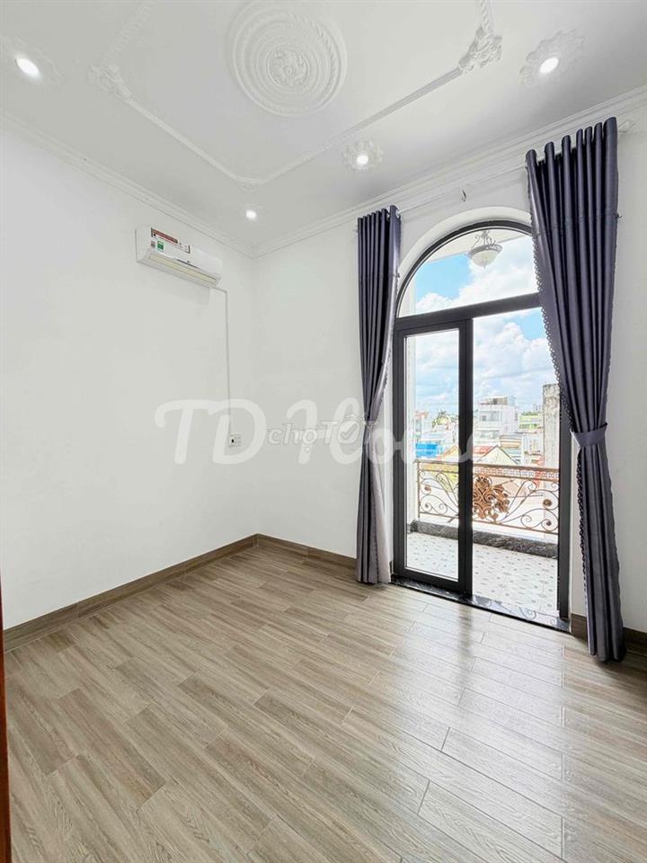 Nhà 1 Trệt 2 Lầu 4 Phòng Ngủ Full Nội Thất Gần ĐH Y Dược