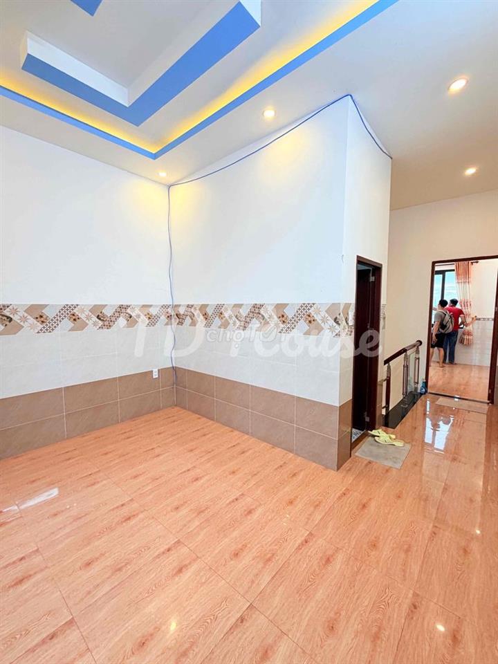 Cho thuê nhà Trệt Lửng 2 Lầu mặt tiền Trần Hoàng Na. đoạn cầu Trần Hoà