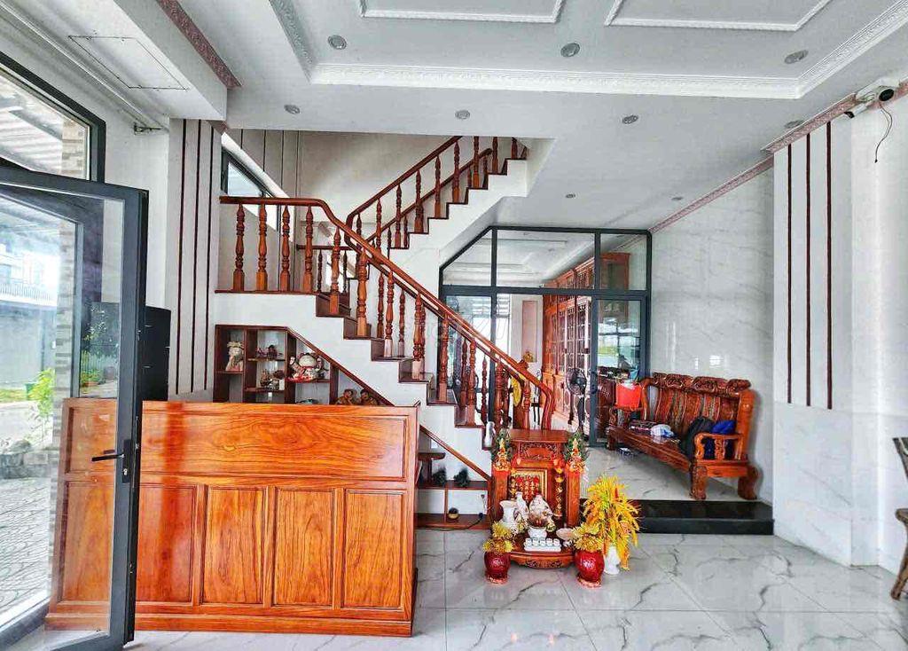 Cho Thuê Nhà 1 Trệt 3 Lầu Góc 2 Mặt Tiền KDC Hồng Loan