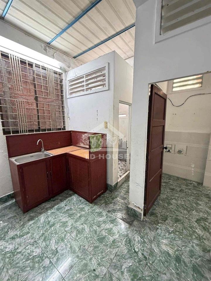 Mặt Tiền Đường 3/2 Đối Diện Hẻm 51 Gần Trần Ngọc Quế