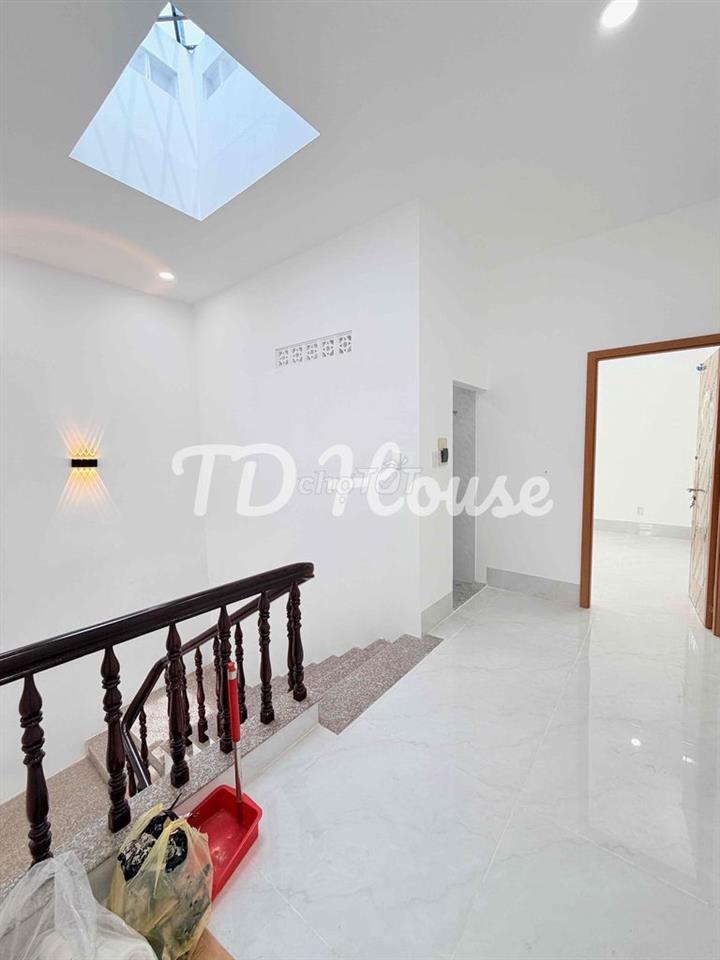 Cho Thuê Nhà Trệt 1 Lửng 1 Lầu Khu Dân Cư 586 Gần Bệnh Viện Hoàn Mỹ