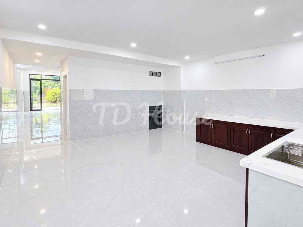 Cho Thuê Nhà Trệt 1 Lửng 1 Lầu Khu Dân Cư 586 Gần Bệnh Viện Hoàn Mỹ