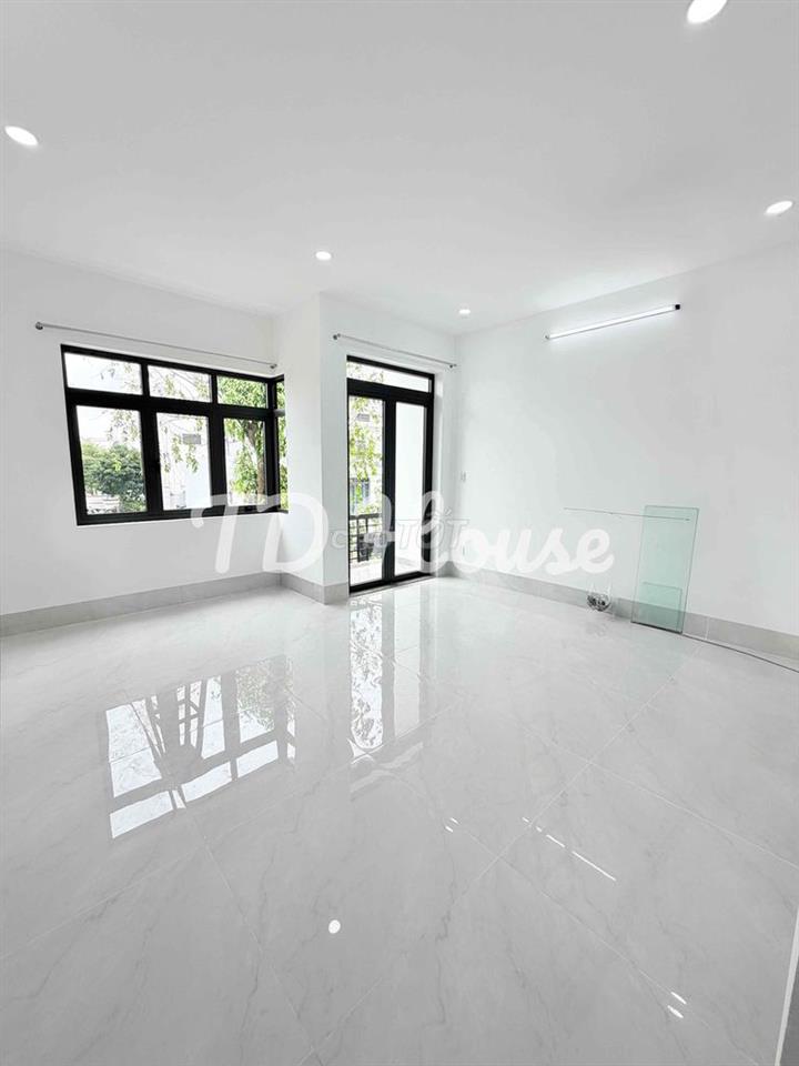 Cho Thuê Nhà Trệt 1 Lửng 1 Lầu Khu Dân Cư 586 Gần Bệnh Viện Hoàn Mỹ