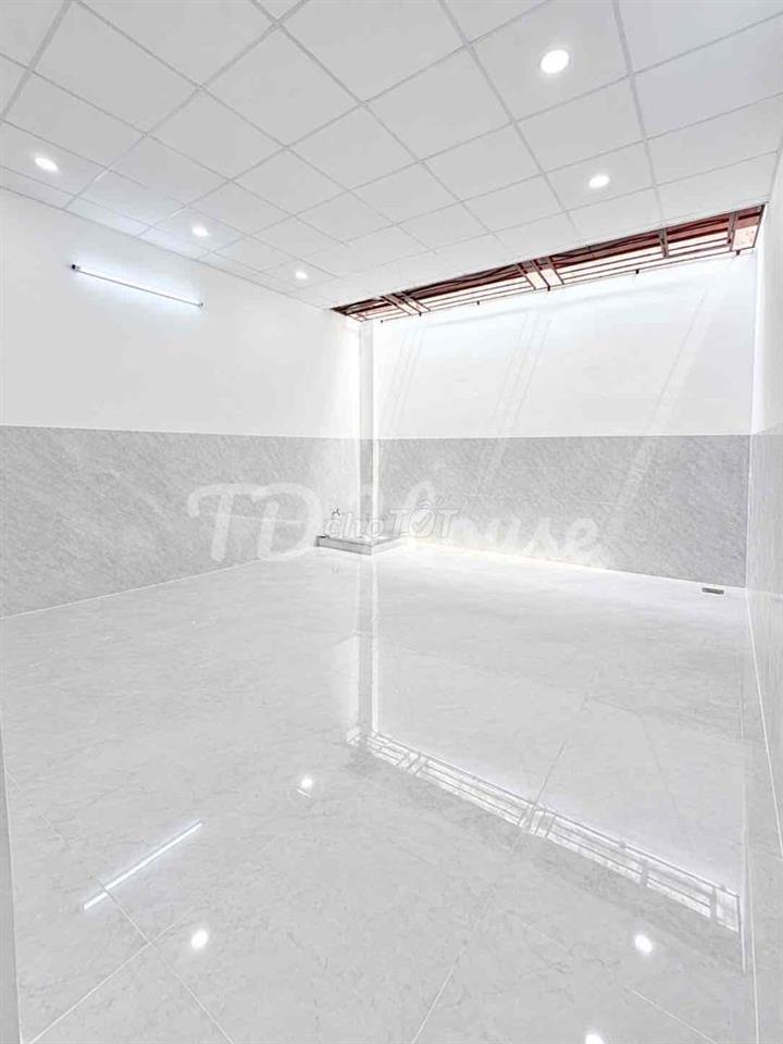 Cho Thuê Nhà Trệt 1 Lửng 1 Lầu Khu Dân Cư 586 Gần Bệnh Viện Hoàn Mỹ