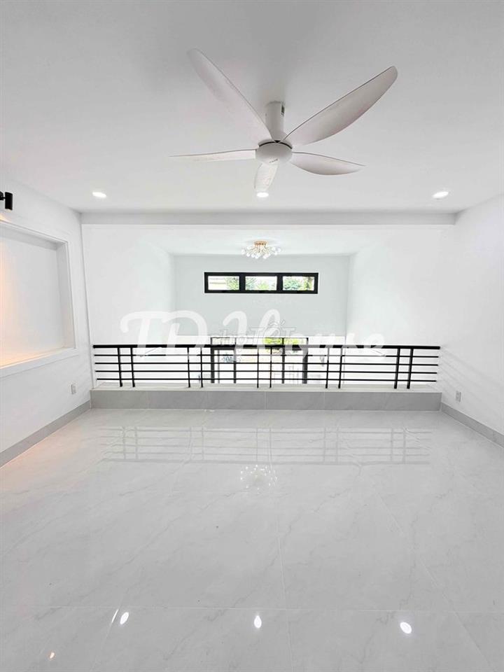 Cho Thuê Nhà Trệt 1 Lửng 1 Lầu Khu Dân Cư 586 Gần Bệnh Viện Hoàn Mỹ